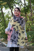 شال نخی طرح برگی منگوله دار